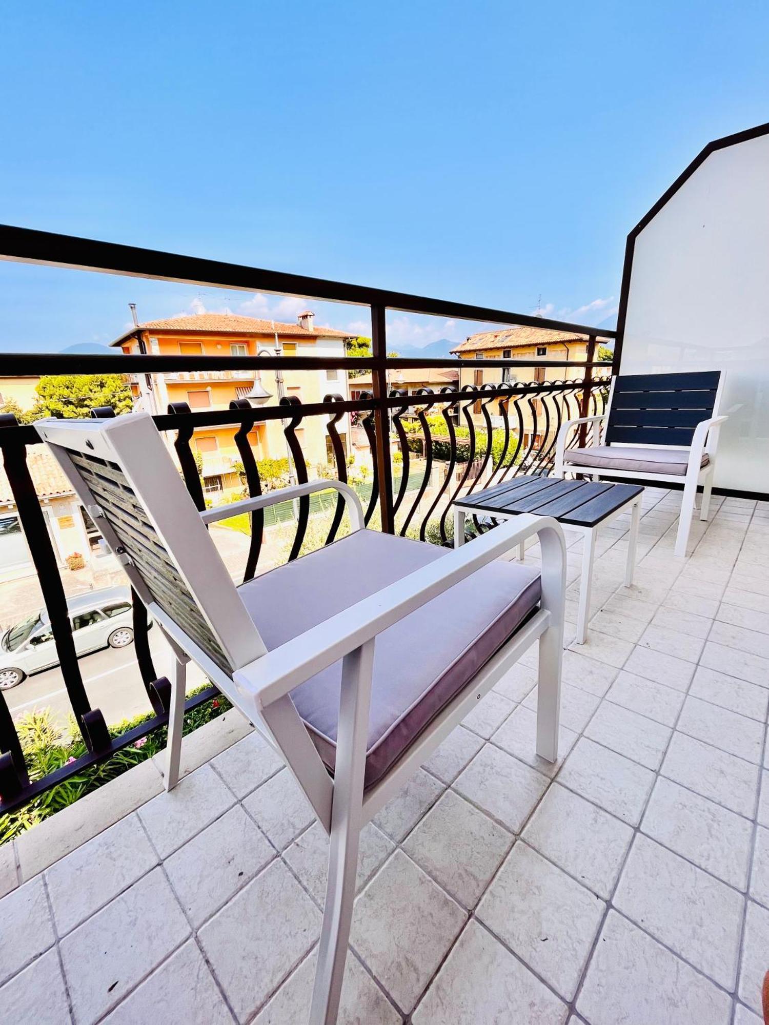 Berengario Suites Torri Del Benaco Eksteriør billede